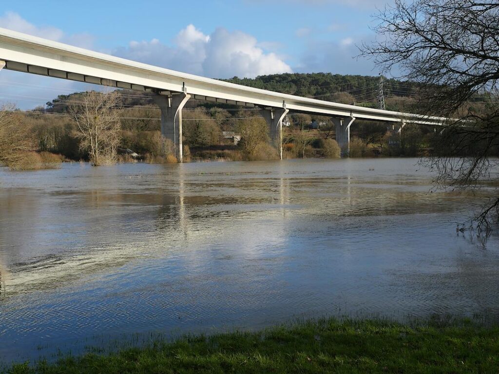 Le viaduc qui surplombe la Belle Anguille, à Redon
