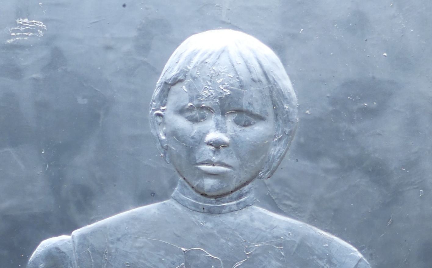 enfant fou Immortalisé dans un vitrail de cristal