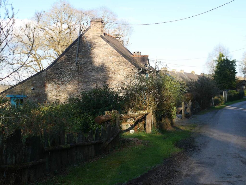 rue du village "le chataignier", à St Just.