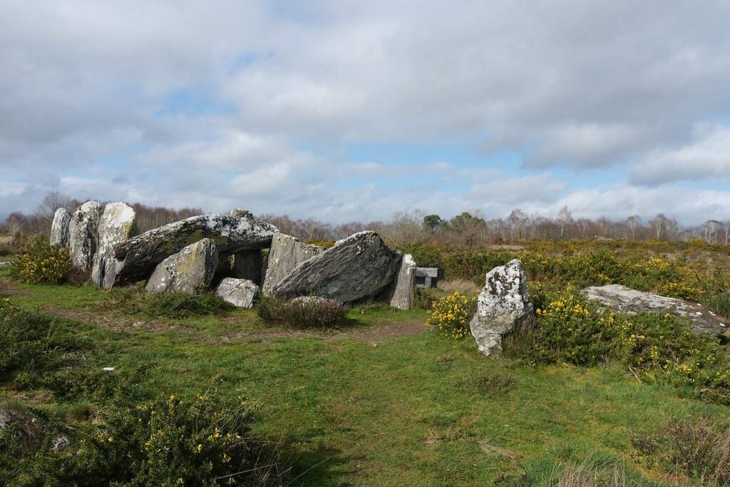four sarrazin dolmen à entrée latérale