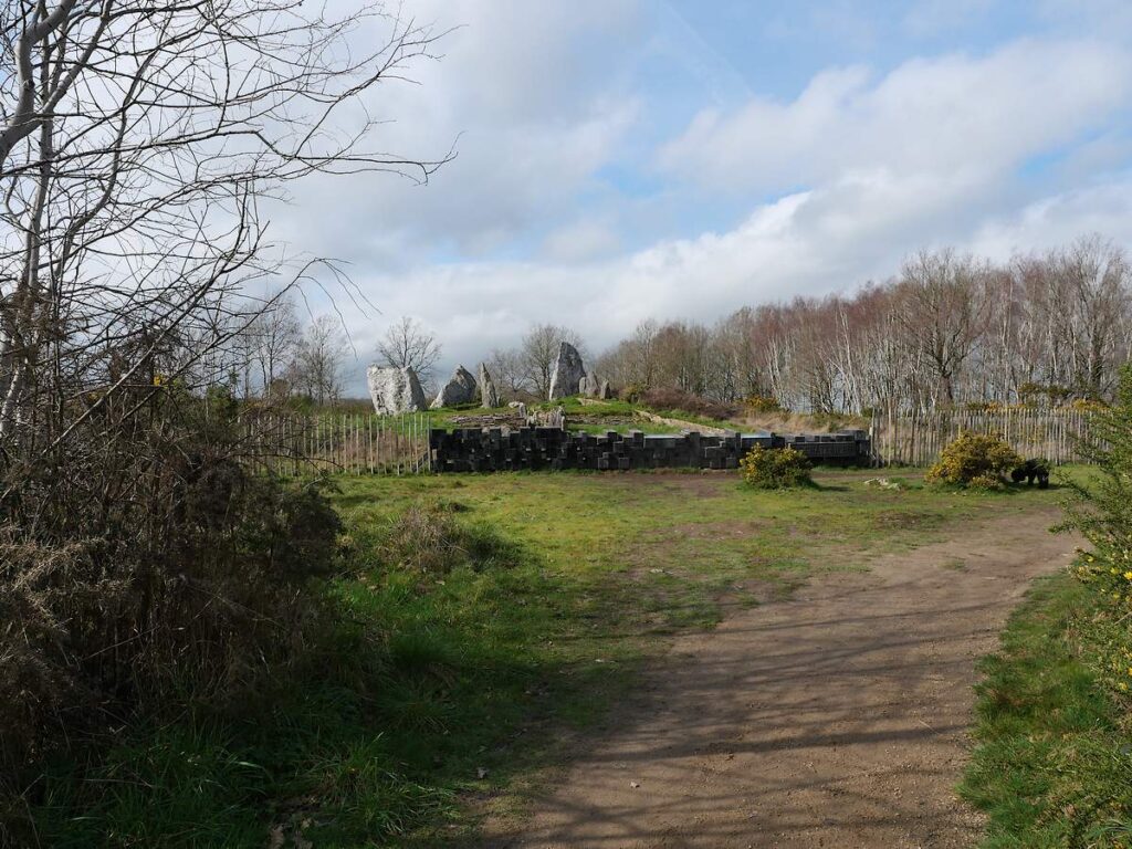 Le Château-Bû, tumulus du site mégalithique des Landes de Cojoux, à Saint-just.