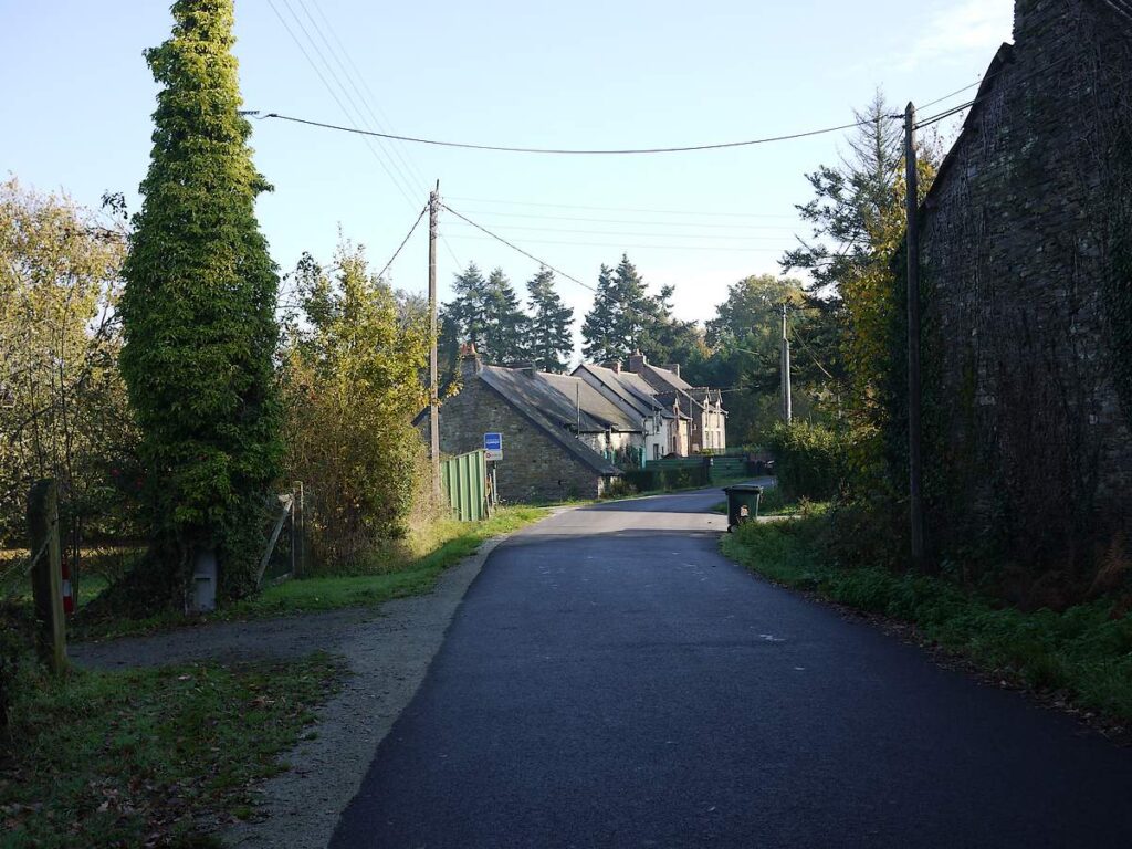 Poubreuil, saint-just, le long de la route