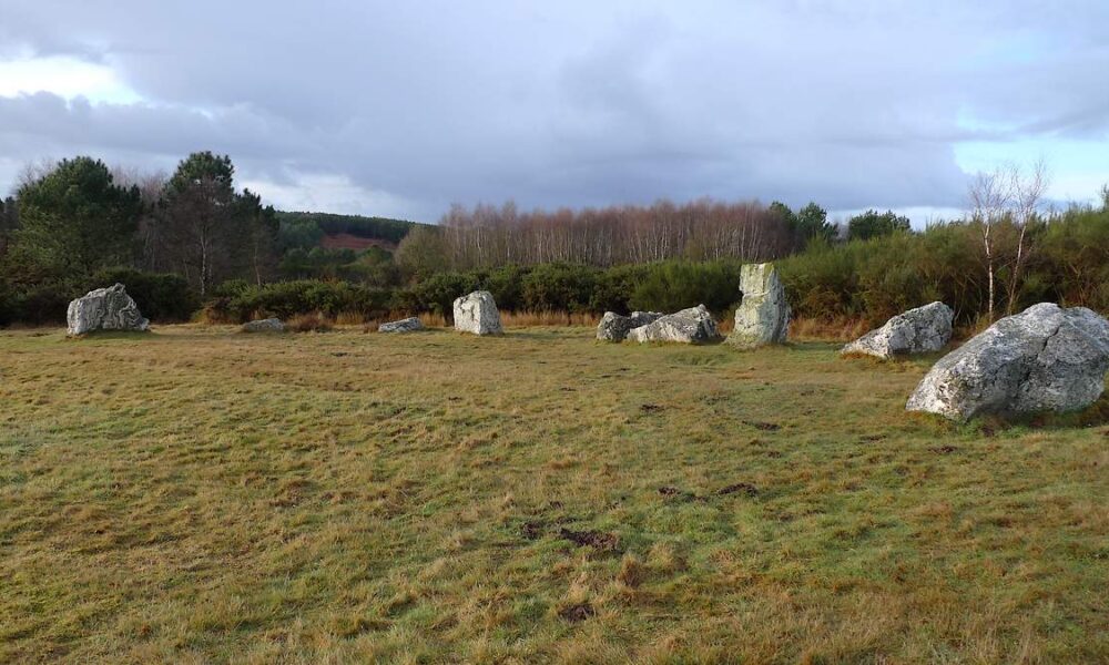 le TRIBUNAL, ensemble mégalithique Saint-Just