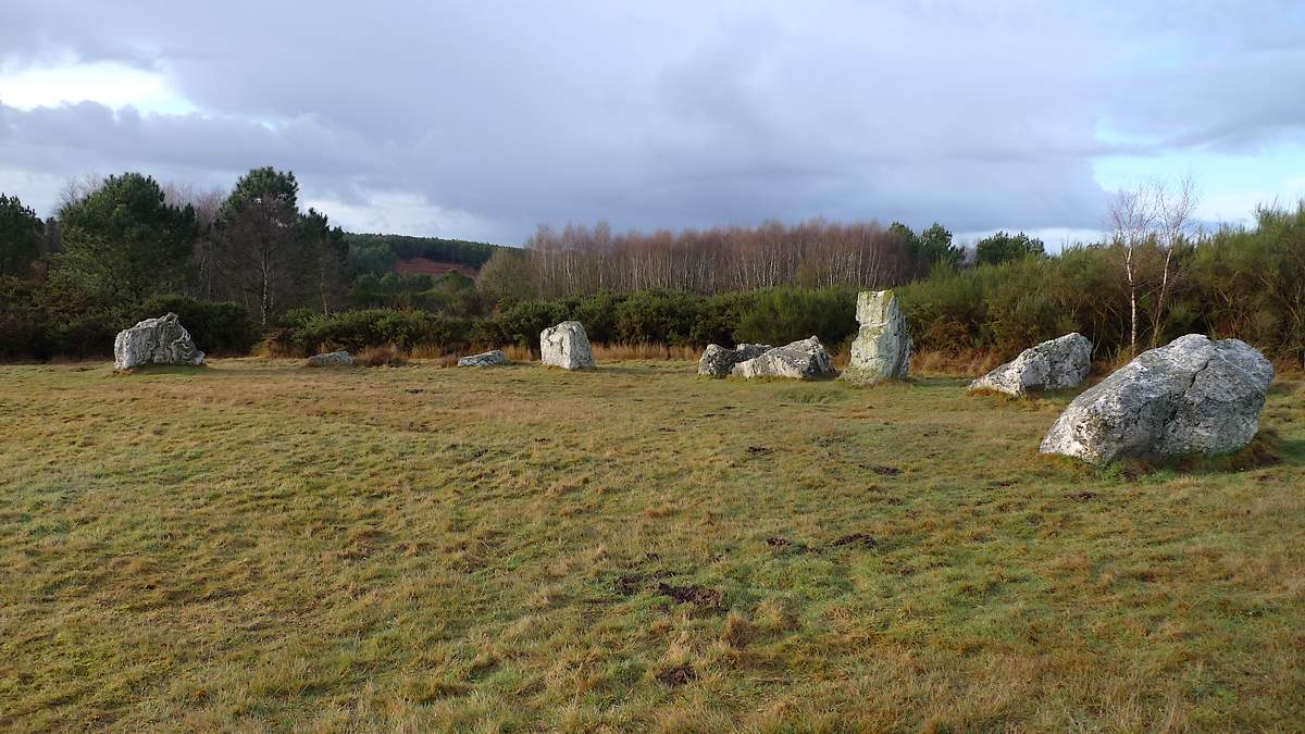 le TRIBUNAL, ensemble mégalithique Saint-Just