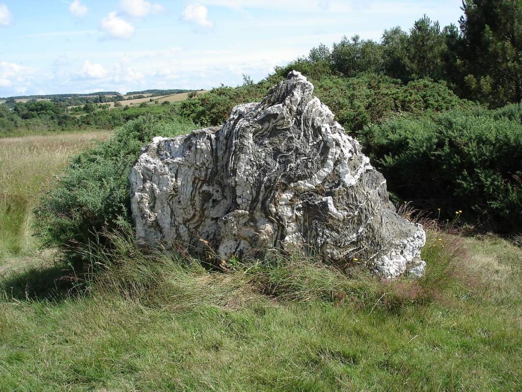 bloc de poudingue de MONFORT veiné de quartz