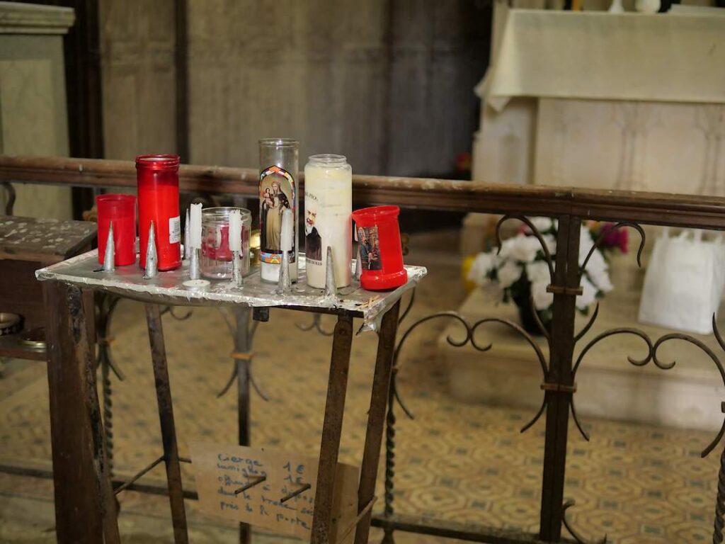 Les bougies et les cierges de la chapelle Montserrat