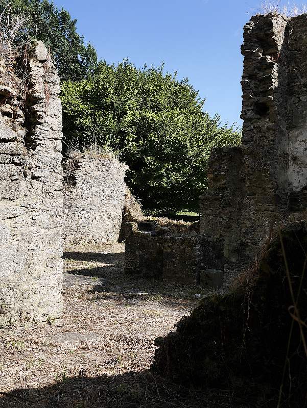 RUINES de la chapelle de Saint-jean-des-marais