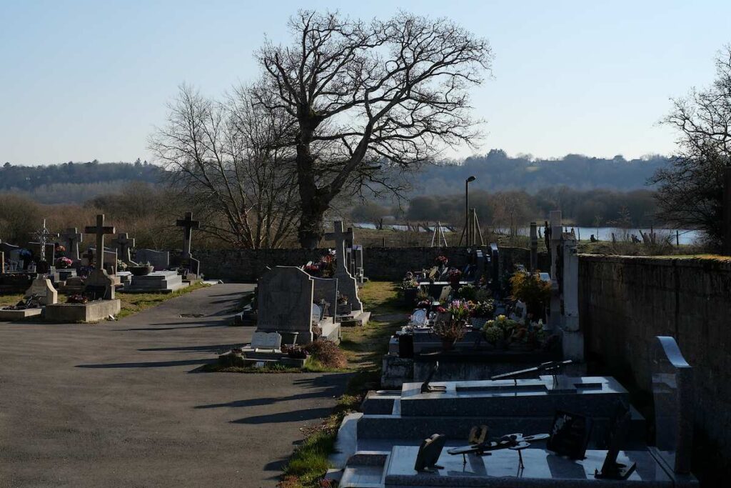 Le petit cimetière de Glénac