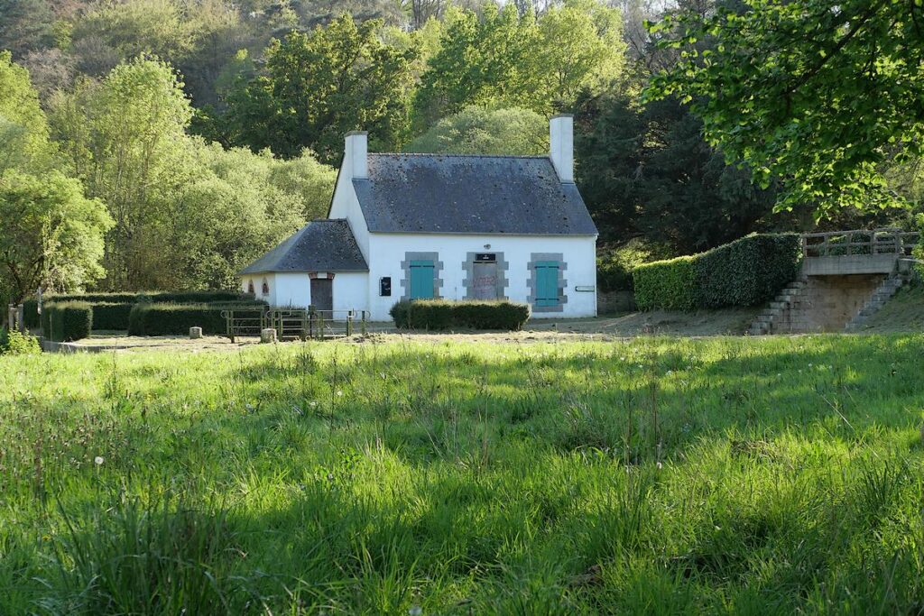 la petite maison éclusière à Limur, Peillac, est fermée
