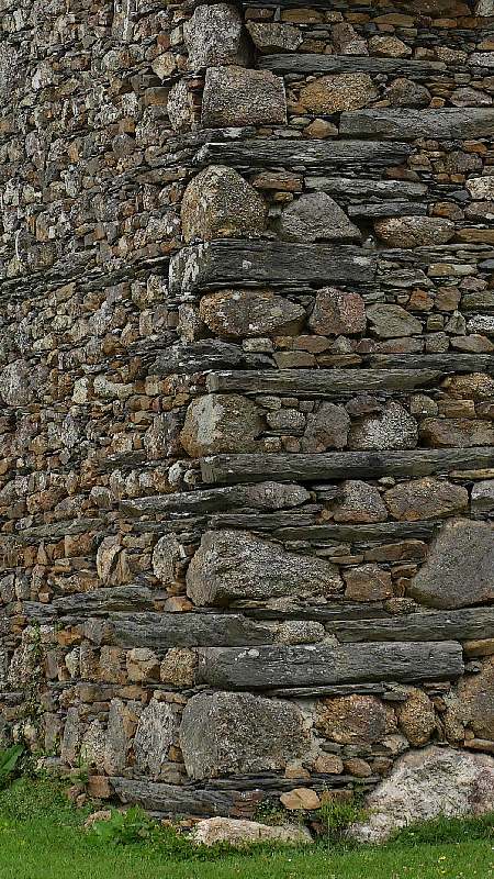 chaine des angles de construction de la maison de Clohiais