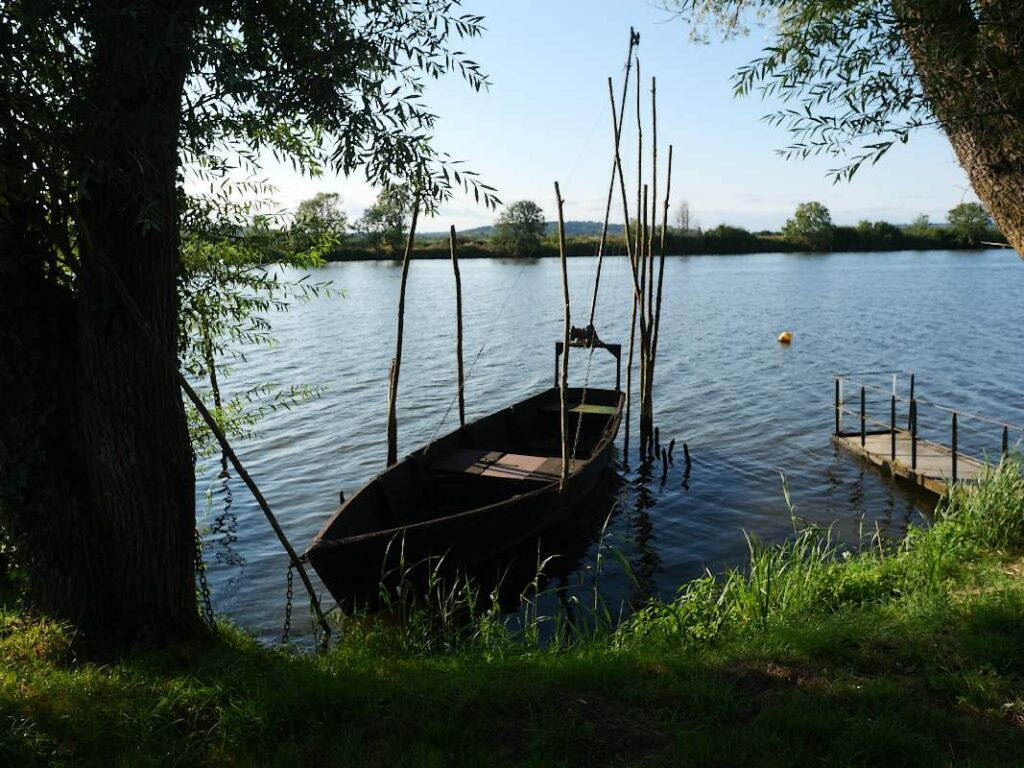 Barque sur la Vilaine à l'écluse du Bellion, Fegreac