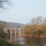 vue du viaduc de Corbinières, depuis le chemin de halage