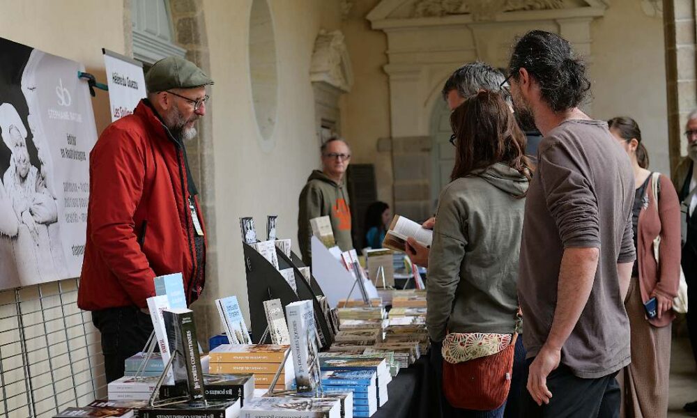 Festival des Mystériales, dans le cloître
