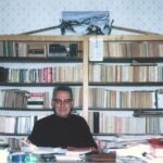 L'abbé Corbe à Saint-just, dans son bureau, en 1971