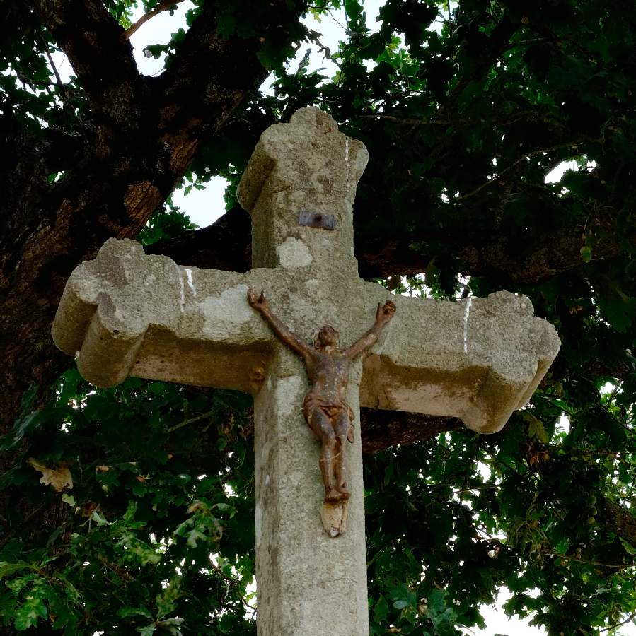 Jésus sur sa croix à Saint-Ganton