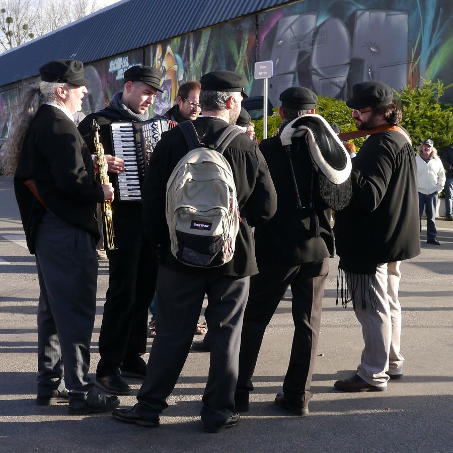 Musiciens dans les rues de Redon pendant la Teillouse, en 2012
