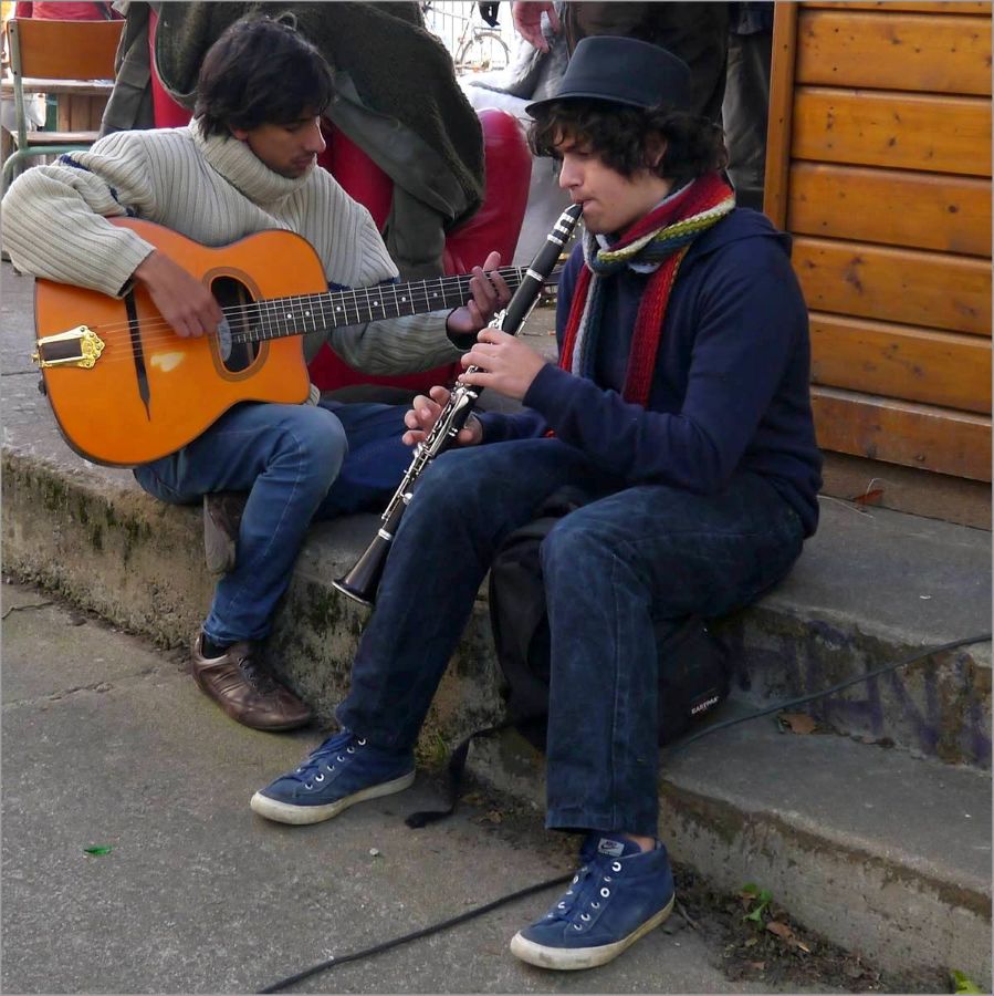 Musiciens dans les rues de Redon pendant la Teillouse, en 2012
