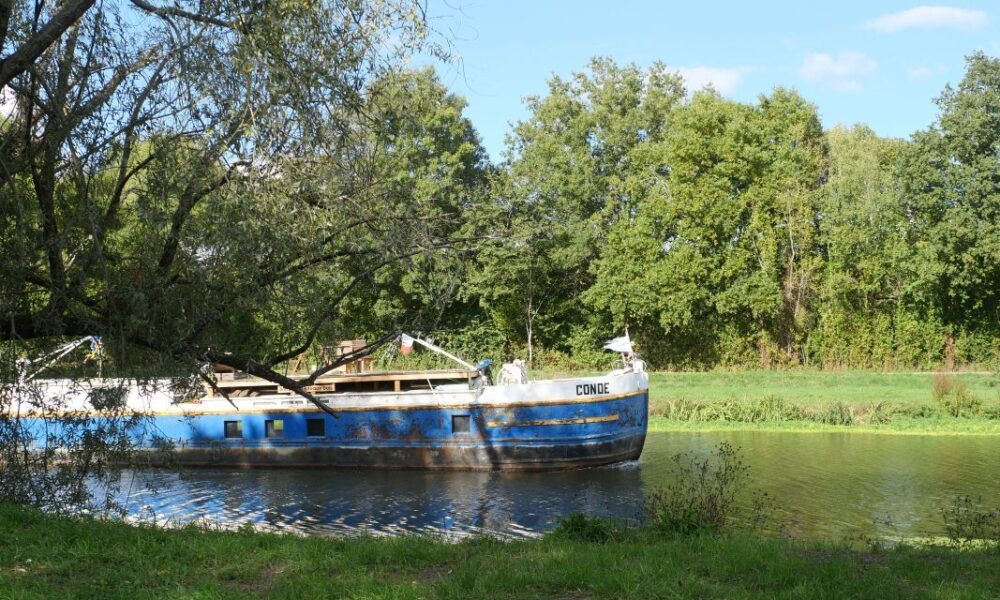 Le Conde, bateau en bois de Redon, dur la Vilaine