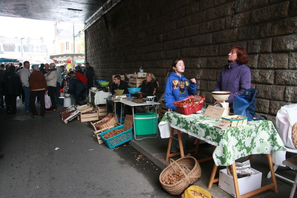vendeurs de marrons dans les rues de Redon, pendant la Teillouse, 2010